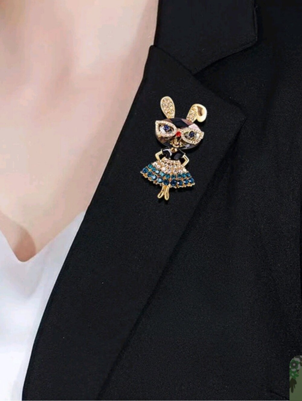 Cute Bunny Rabbit Pin Brooch(blue Skirt for Easter, Lovely Crystal Cute Glasses.